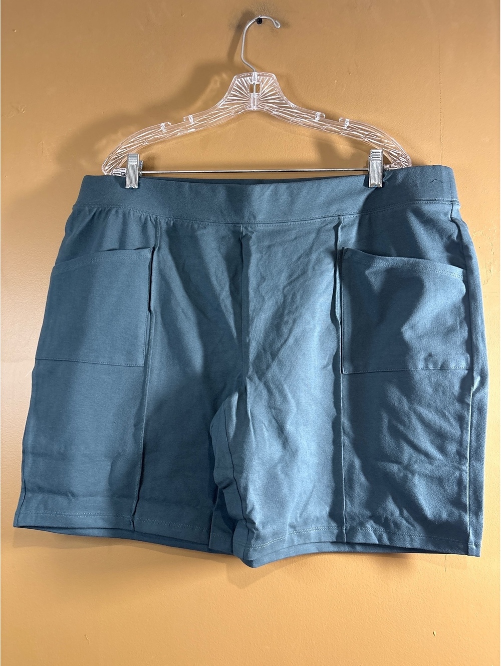 HC1266 d & co. Active Women's Green Cargo Shorts Size 1X / XL / 2XL